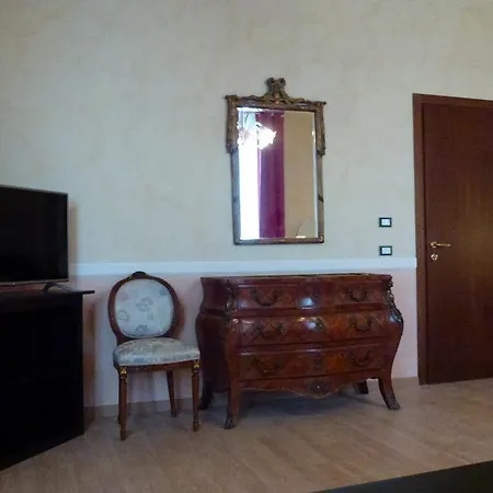 Bed & Breakfast Lady 2