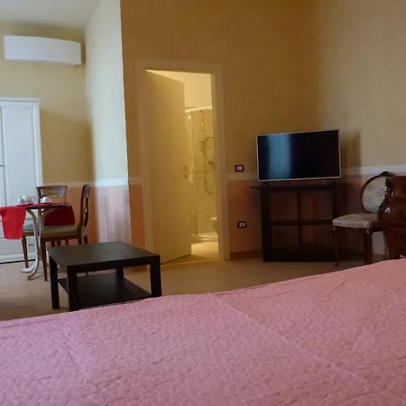 Lady 2 Bed & Breakfast *