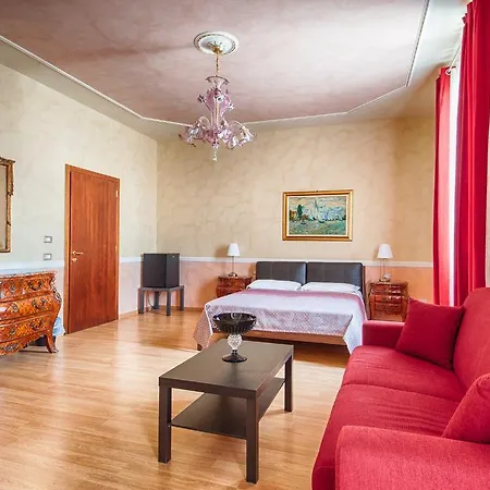 Lady 2 Bed & Breakfast